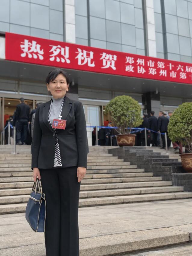 王崢：明確新舊物業(yè)交接責(zé)任 保障預(yù)交費(fèi)業(yè)主權(quán)益